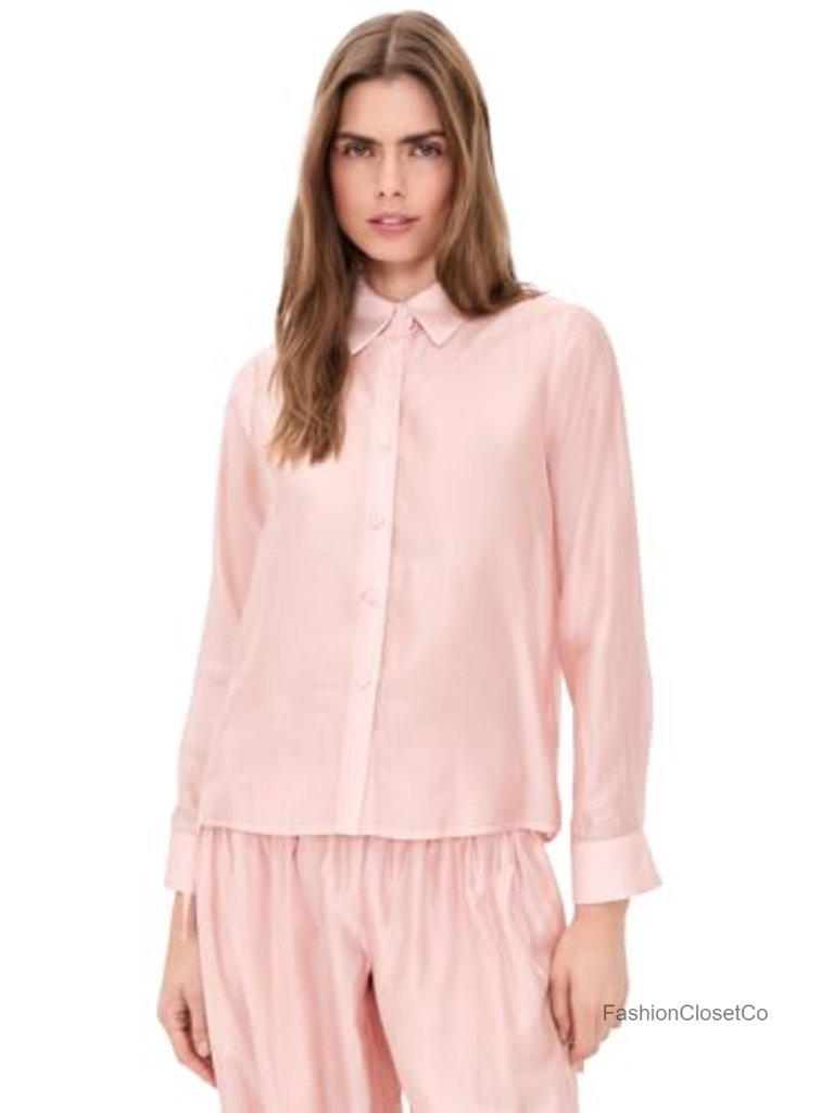 Blouses & Button-Down Shirts